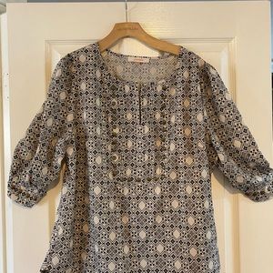 Pomelo XL beige and black blouse with brass accent buttons.  From Stitchfix